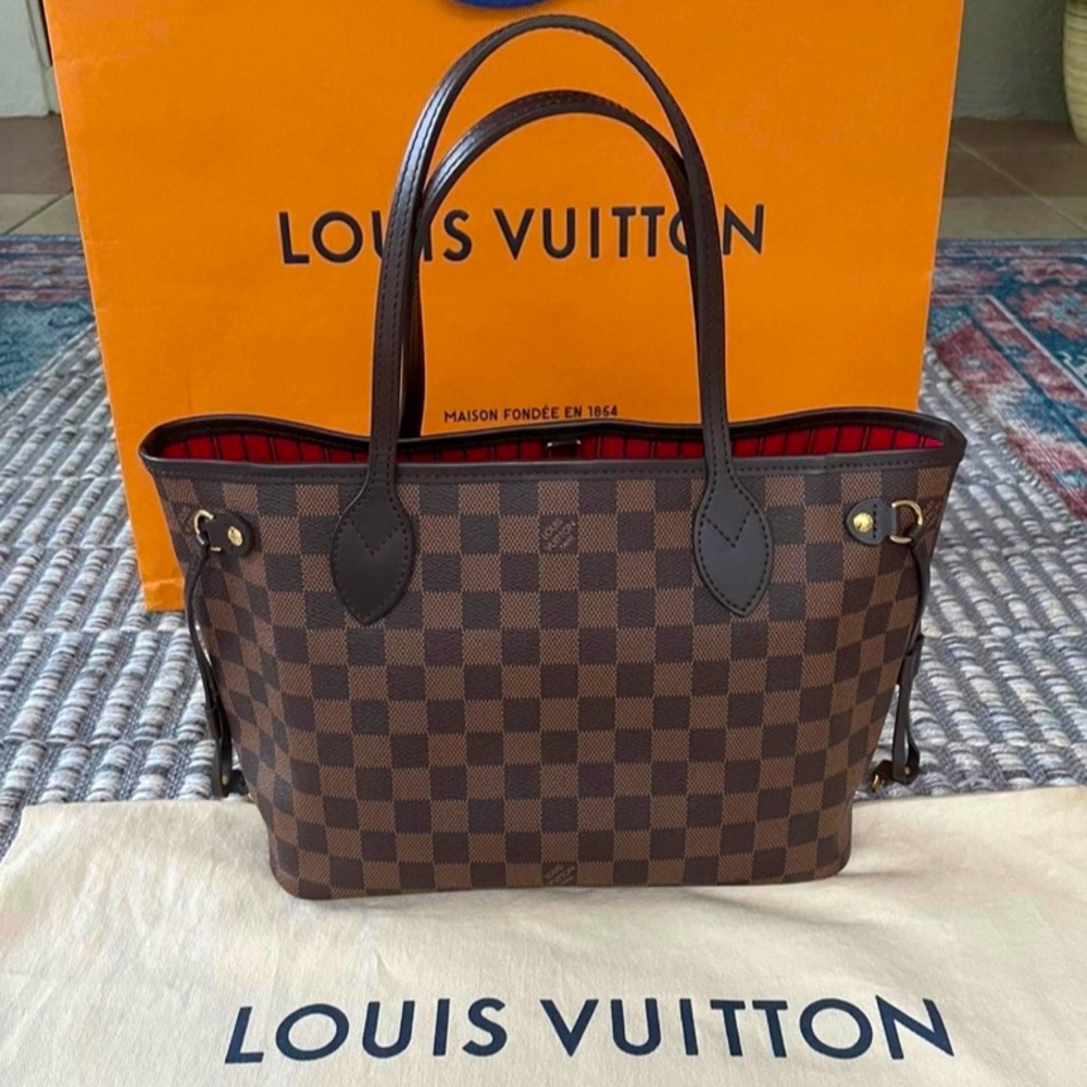 Louis Vuitton Neverfull PM, authentification certificate with the purchase